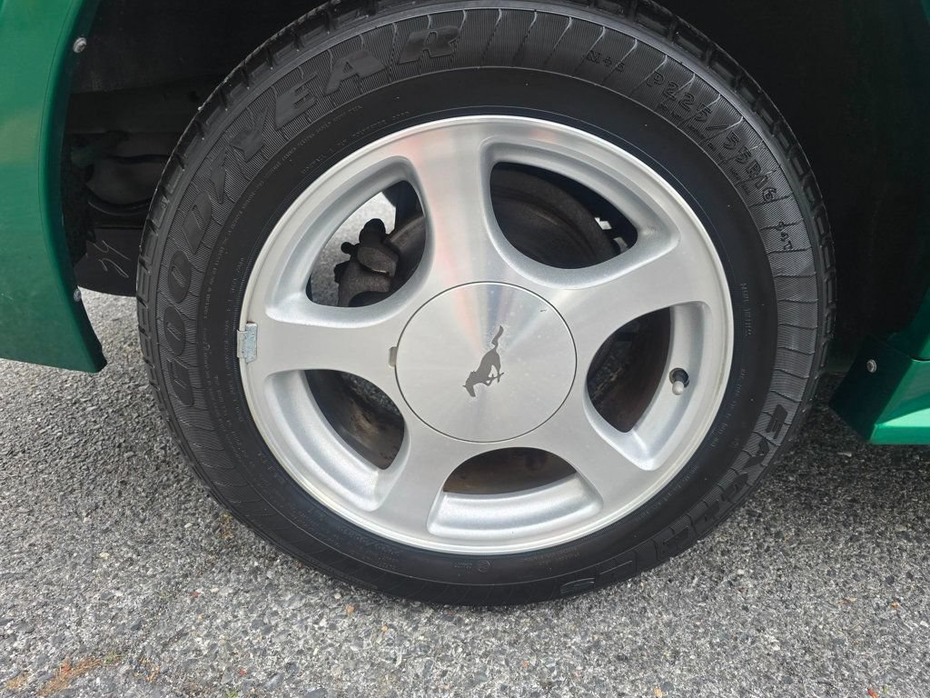 Used 2001 Ford Mustang Premium RWD image 13