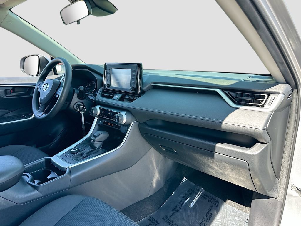 Used 2019 Toyota RAV4 LE w/ Carpet Mat Package AWD/4WD image 26