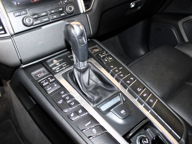 Used 2018 Porsche Macan AWD/4WD image 14