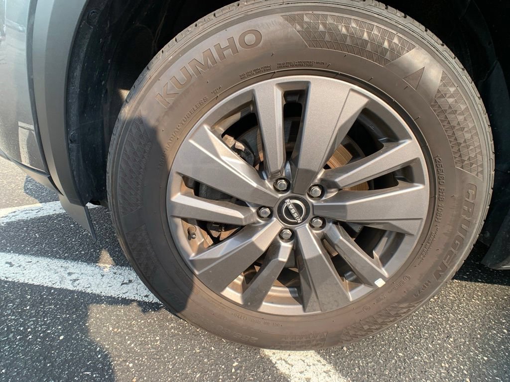 Used 2024 Nissan Pathfinder SV AWD/4WD image 32
