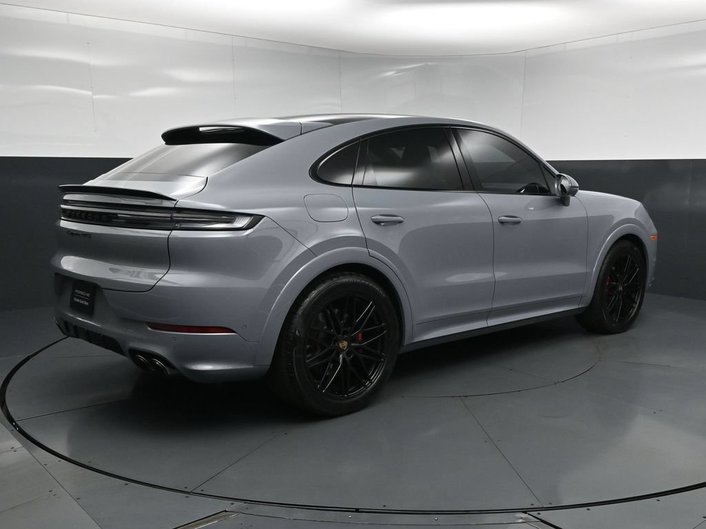 Certified 2025 Porsche Cayenne GTS AWD/4WD image 12