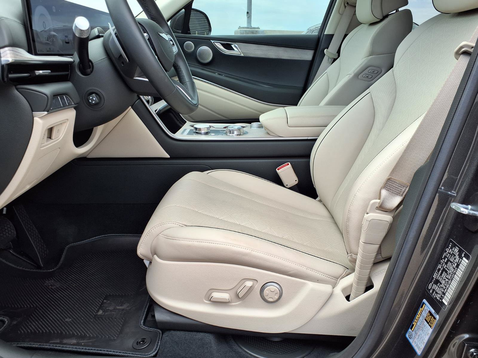 Certified 2026 Genesis GV80 2.5T Advanced AWD/4WD image 22