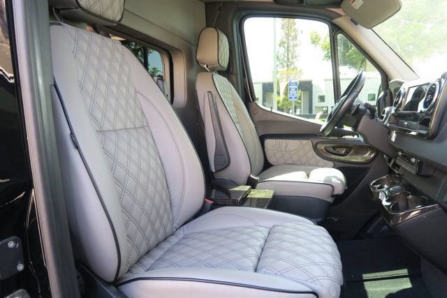 Used 2020 Mercedes-Benz Sprinter 3500 image 9