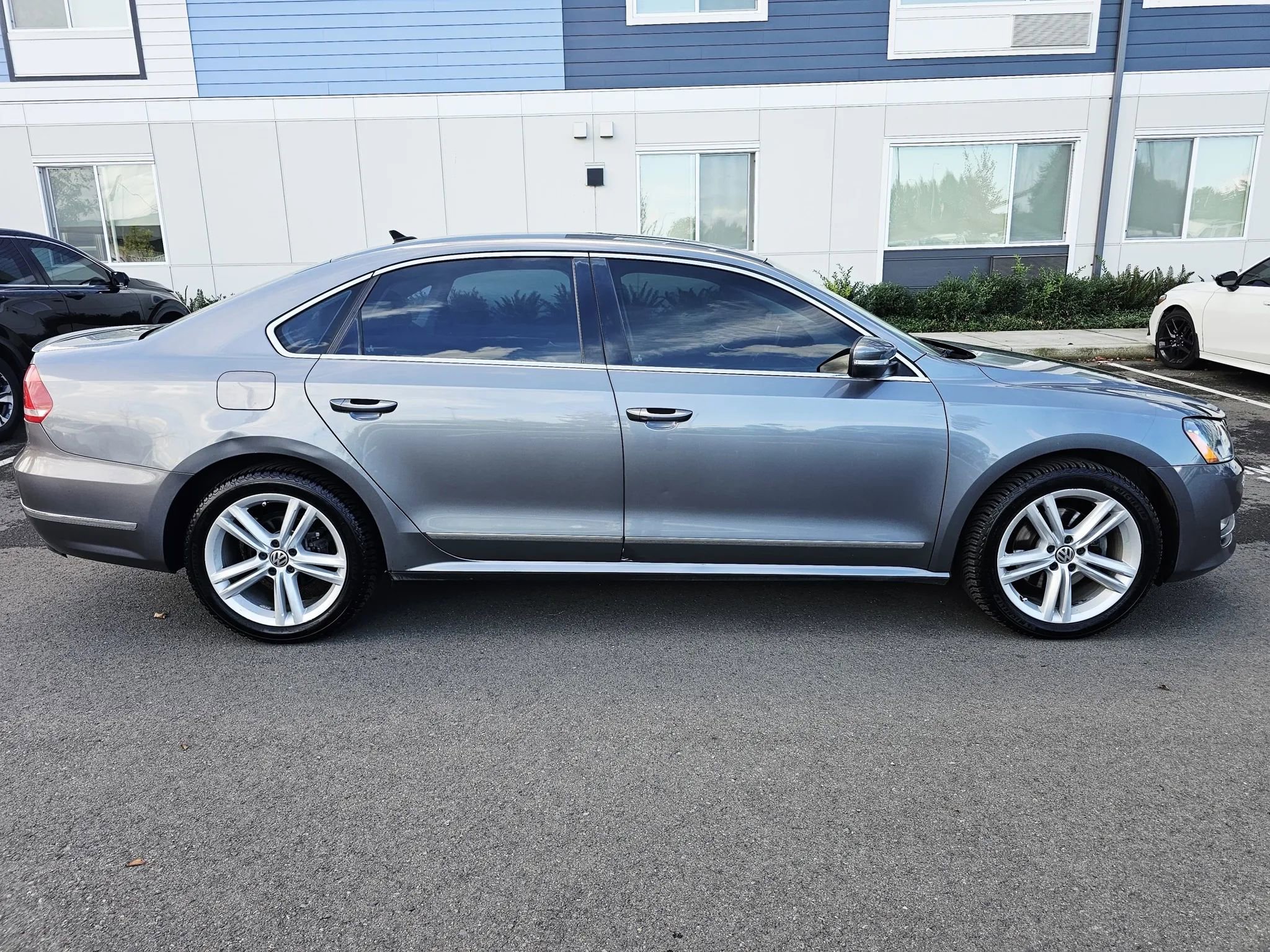 Used 2014 Volkswagen Passat TDI SEL Premium image 6