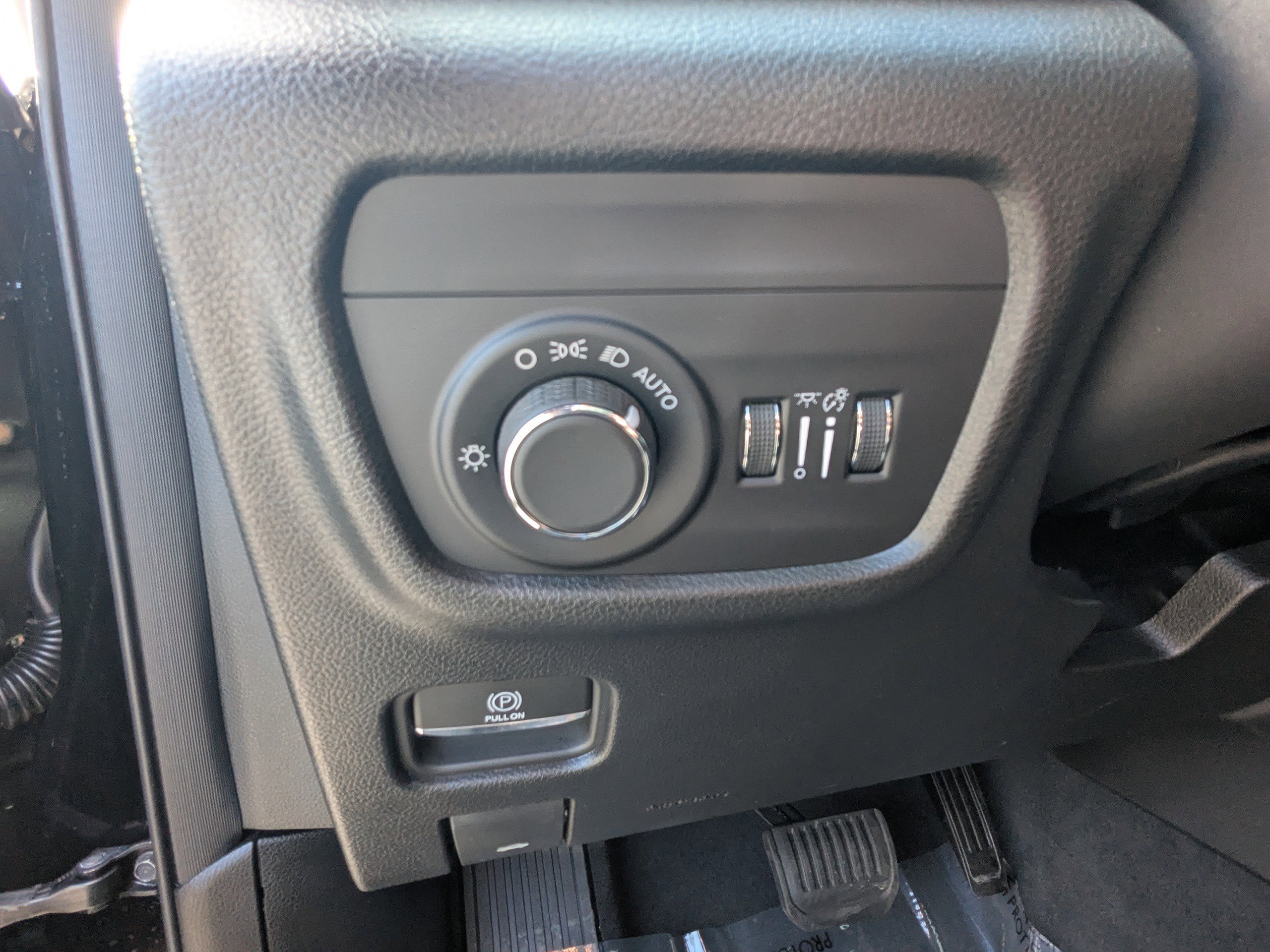 Certified 2023 Jeep Grand Cherokee L Laredo image 20