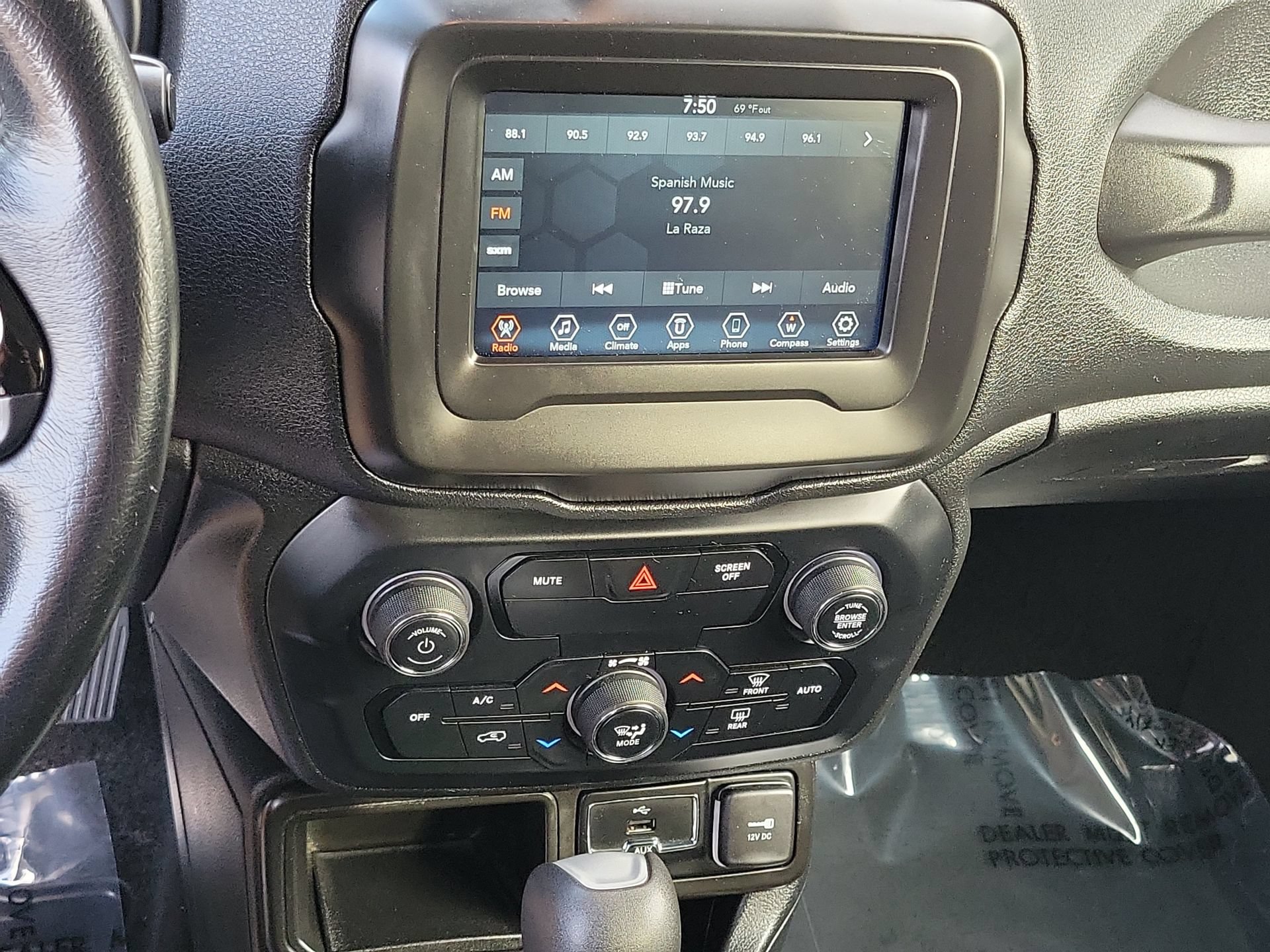 Certified 2020 Jeep Renegade Altitude FWD image 12