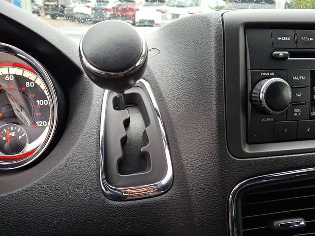 Used 2016 Dodge Grand Caravan SE FWD image 25