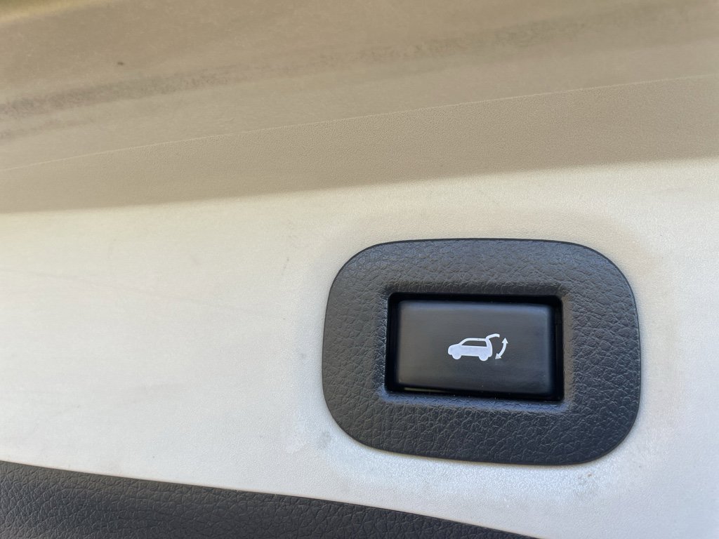 Used 2020 Nissan Rogue SV image 40