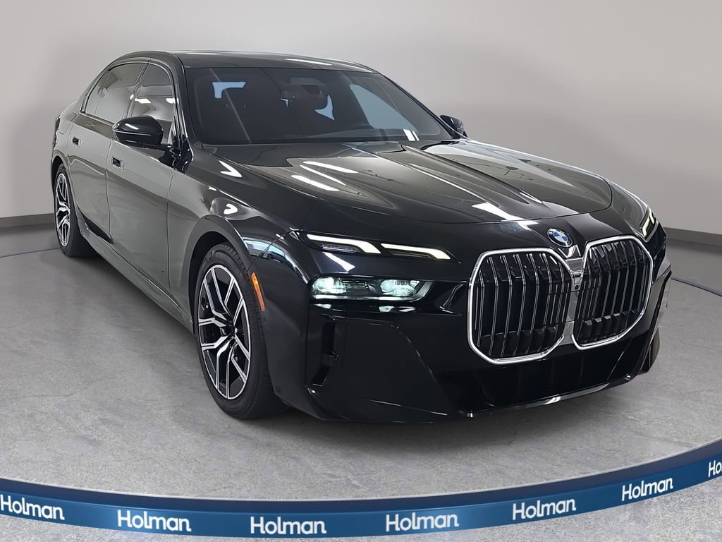 Certified 2023 BMW 760i xDrive image 4