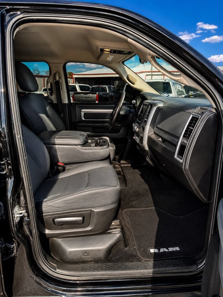 Used 2018 RAM 2500 SLT AWD/4WD image 3