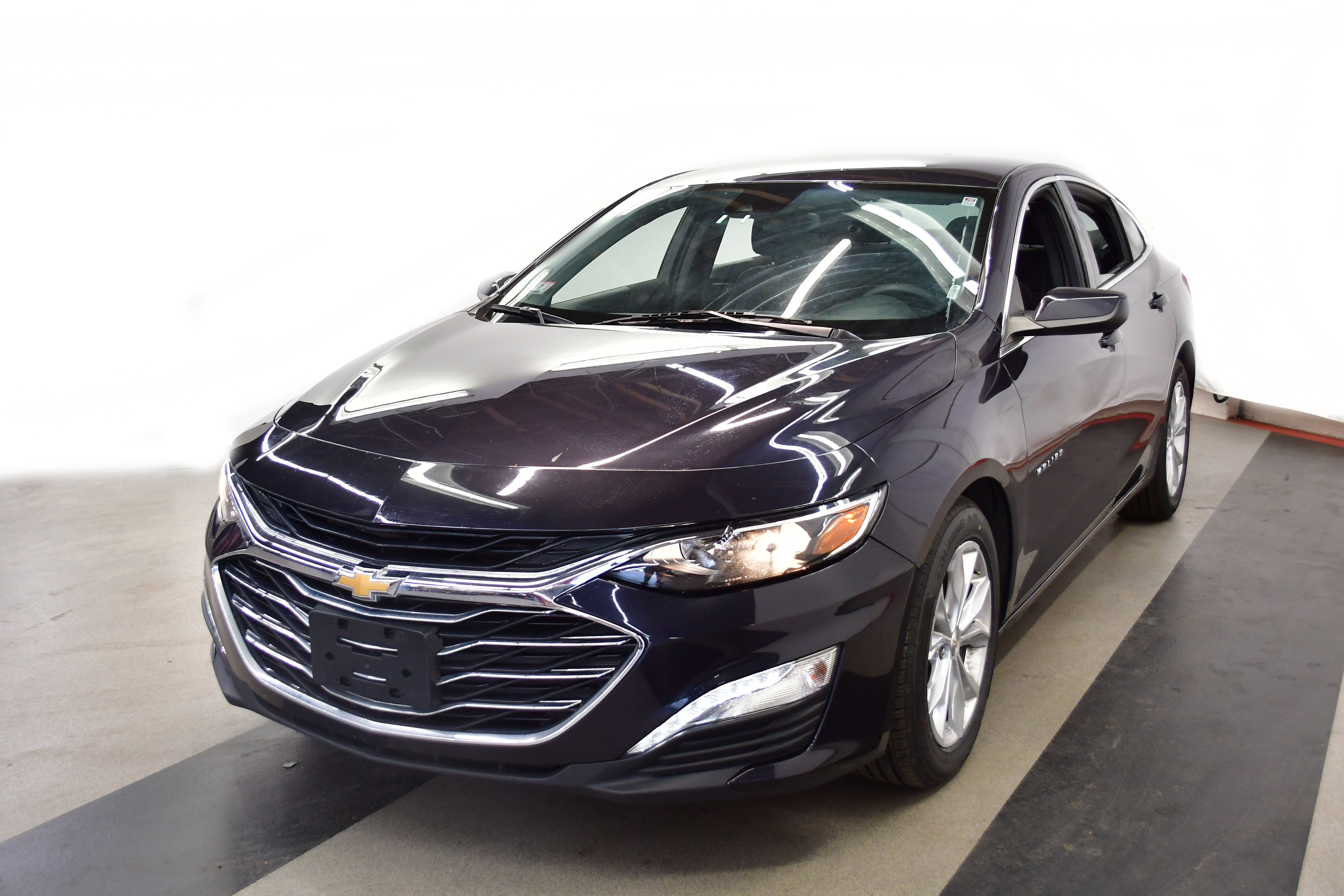 Used 2023 Chevrolet Malibu LT FWD image 4