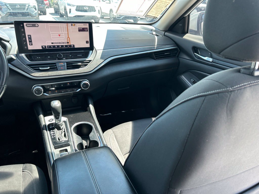 Certified 2024 Nissan Altima 2.5 SV w/ SV Premium Package FWD image 12
