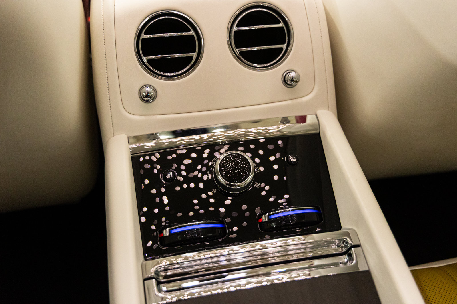 Certified 2024 Rolls-Royce Spectre w/ Spectre Launch Package AWD/4WD image 37