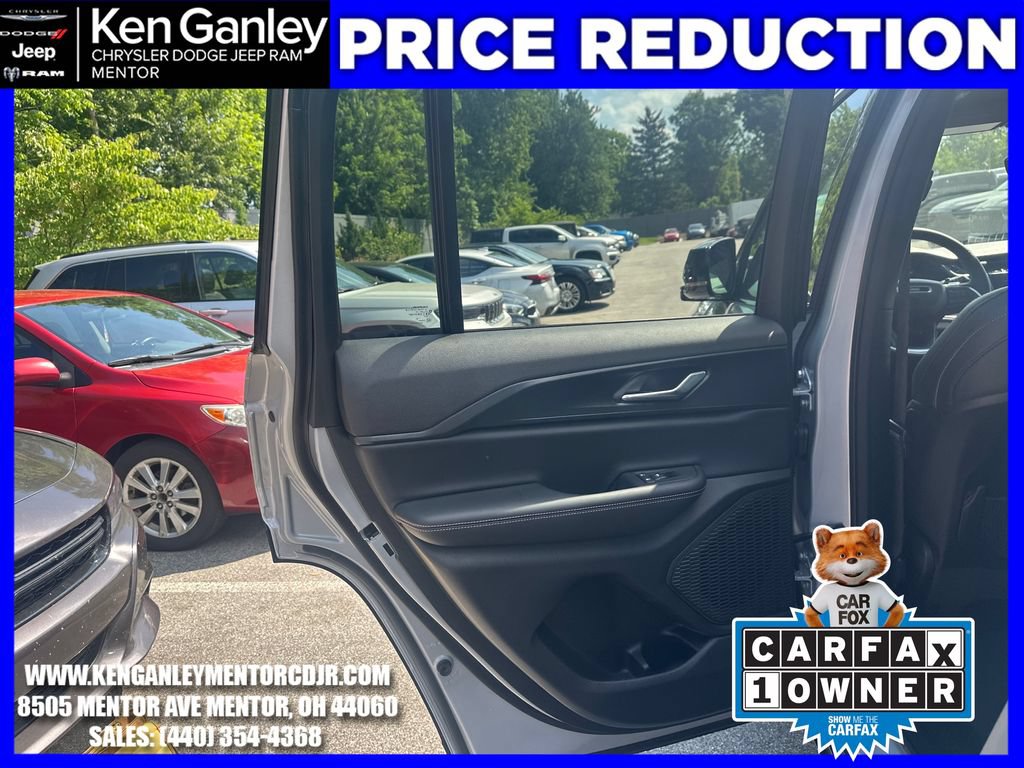 Certified 2025 Jeep Grand Cherokee Altitude w/ Trailer Tow Package AWD/4WD image 25