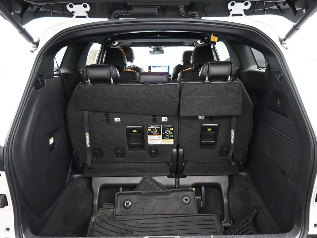 Certified 2025 Toyota Sienna Limited AWD/4WD image 23