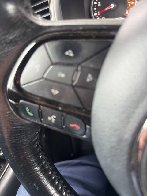 Used 2020 Jeep Renegade Altitude w/ UConnect 8.4 Nav Group FWD image 15