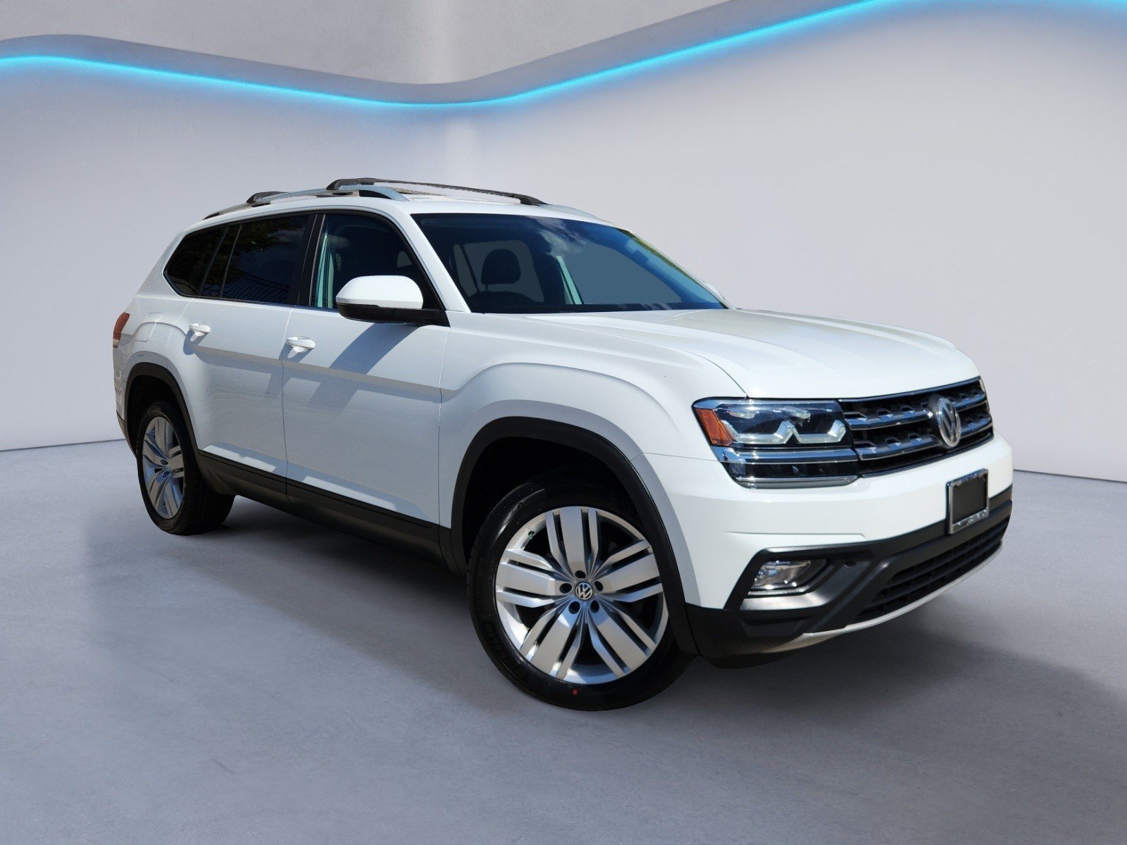 Used 2019 Volkswagen Atlas SE w/ Towing Package FWD image 2