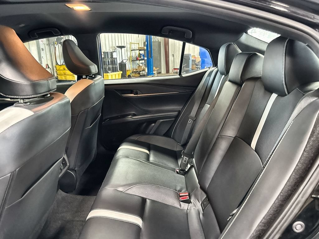 Used 2025 Toyota Camry SE FWD image 24