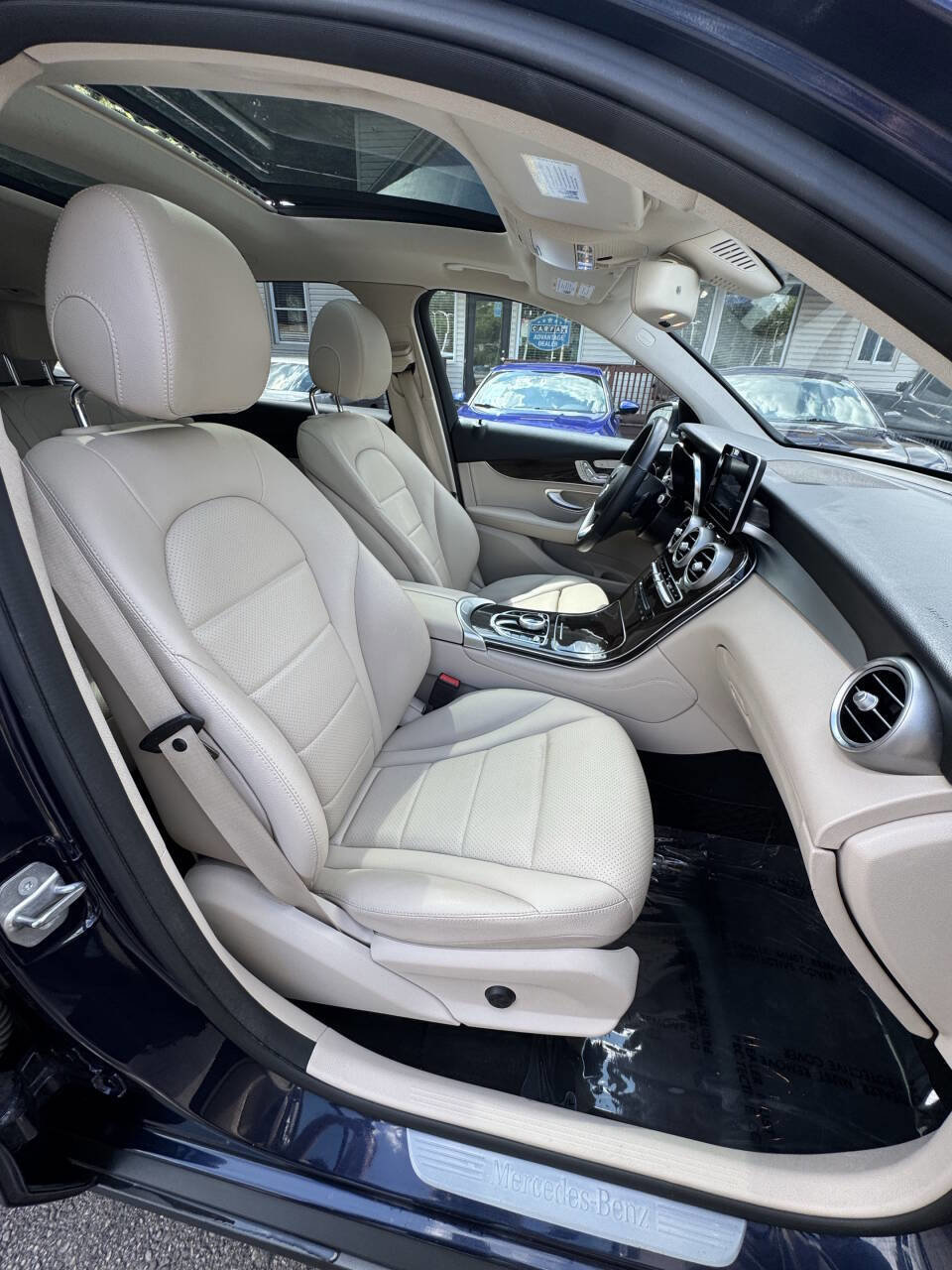 Used 2019 Mercedes-Benz GLC 300 4MATIC image 19