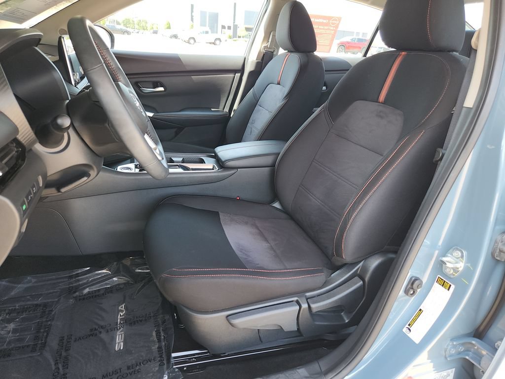 Used 2025 Nissan Sentra SR w/ Midnight Edition FWD image 13