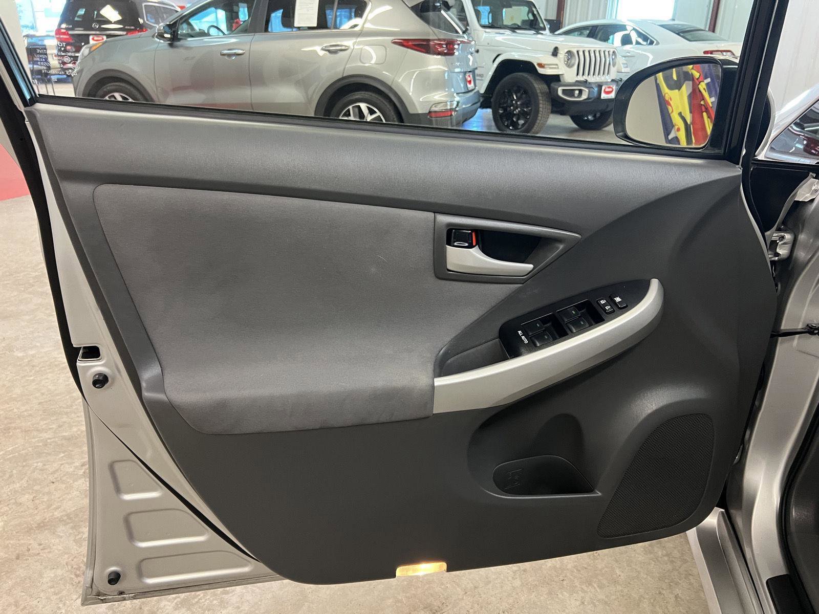 Used 2010 Toyota Prius Five image 15