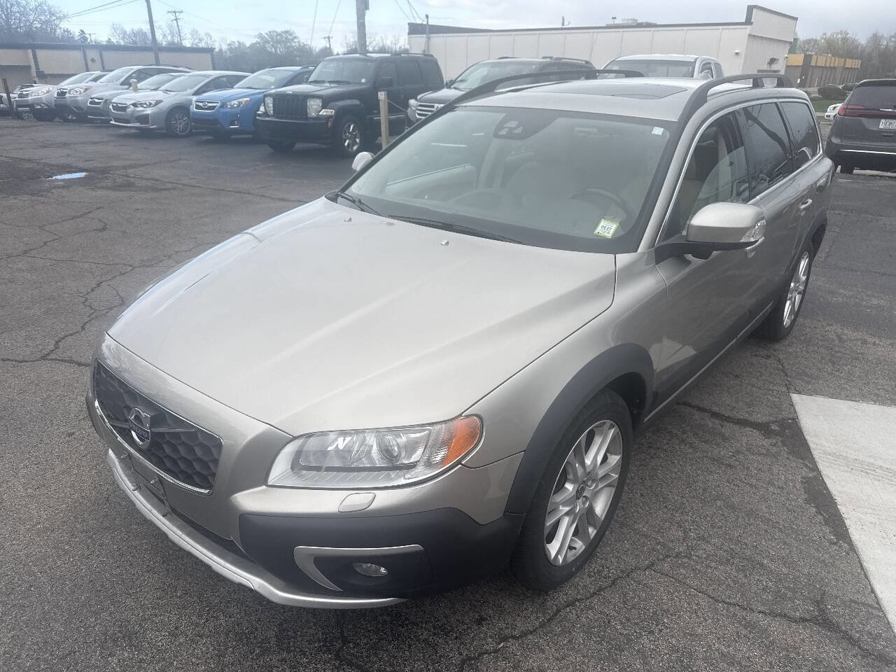 Used 2016 Volvo XC70 T5 Platinum w/ Protection Package AWD/4WD image 13