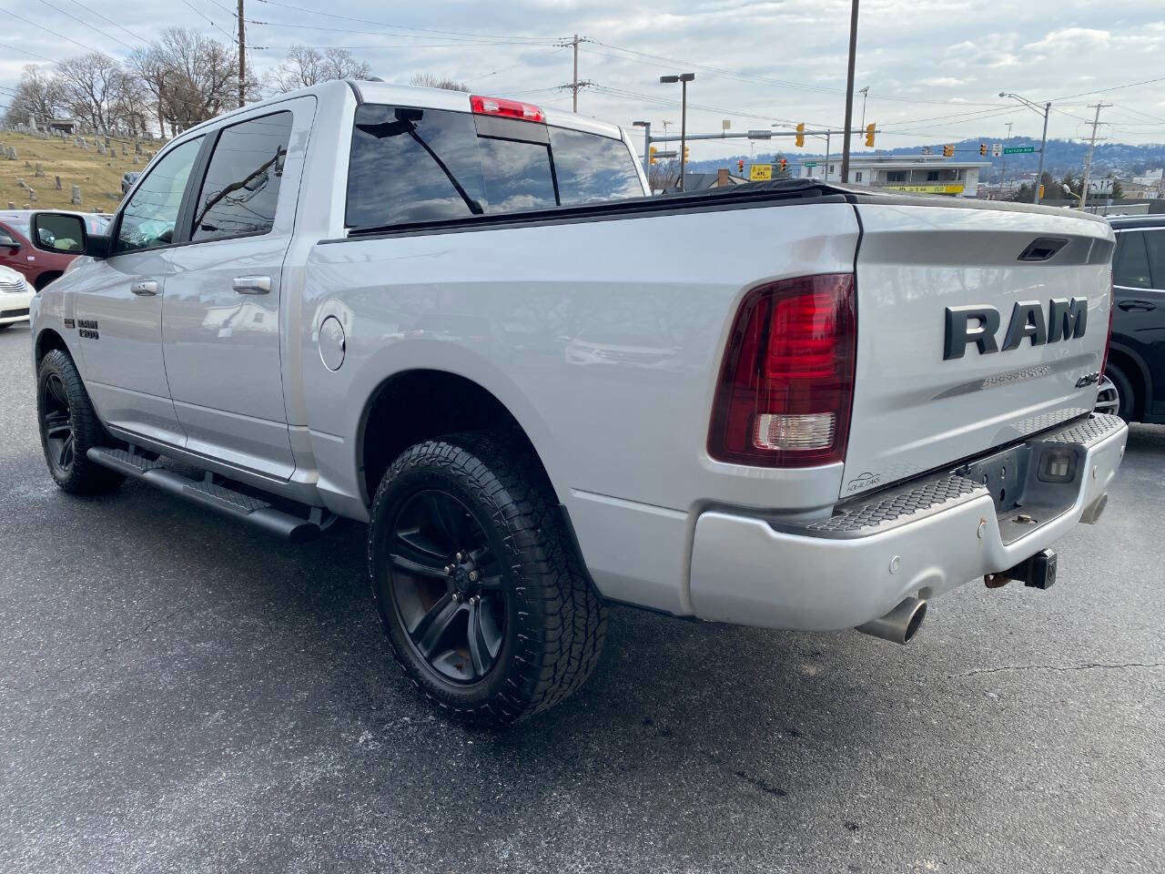 Used 2017 RAM 1500 Sport image 5