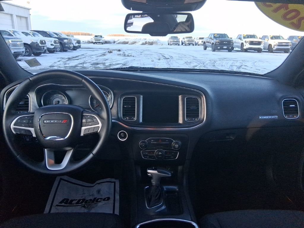 Used 2015 Dodge Charger SXT image 18