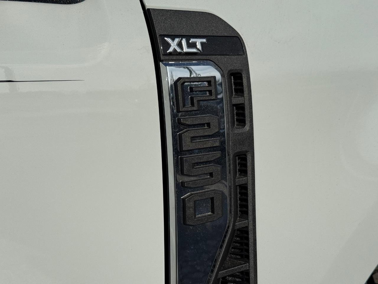 New 2026 Ford F250 XLT w/ Tremor Off-Road Package image 5
