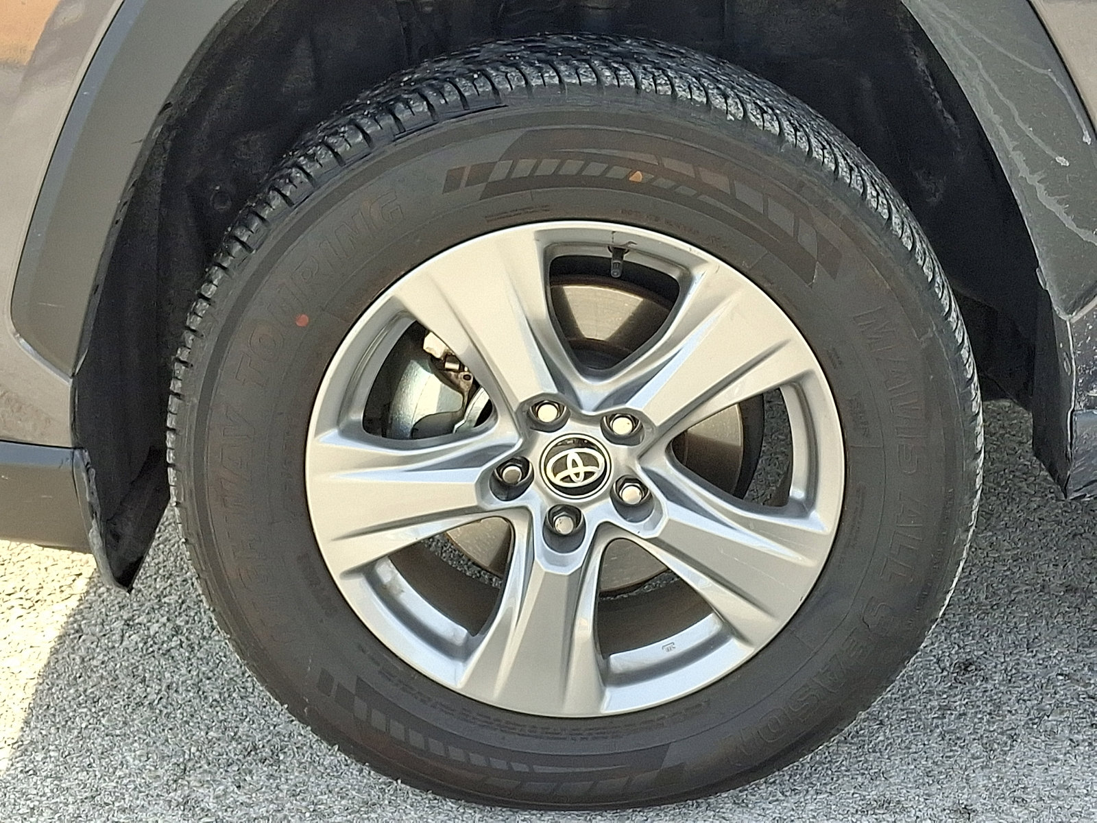 Used 2025 Toyota RAV4 XLE image 28