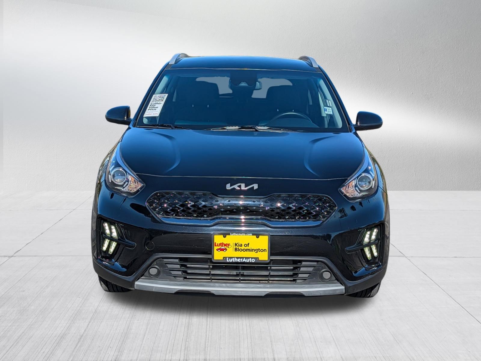 Certified 2022 Kia Niro LXS w/ Digital Cluster Package FWD image 2