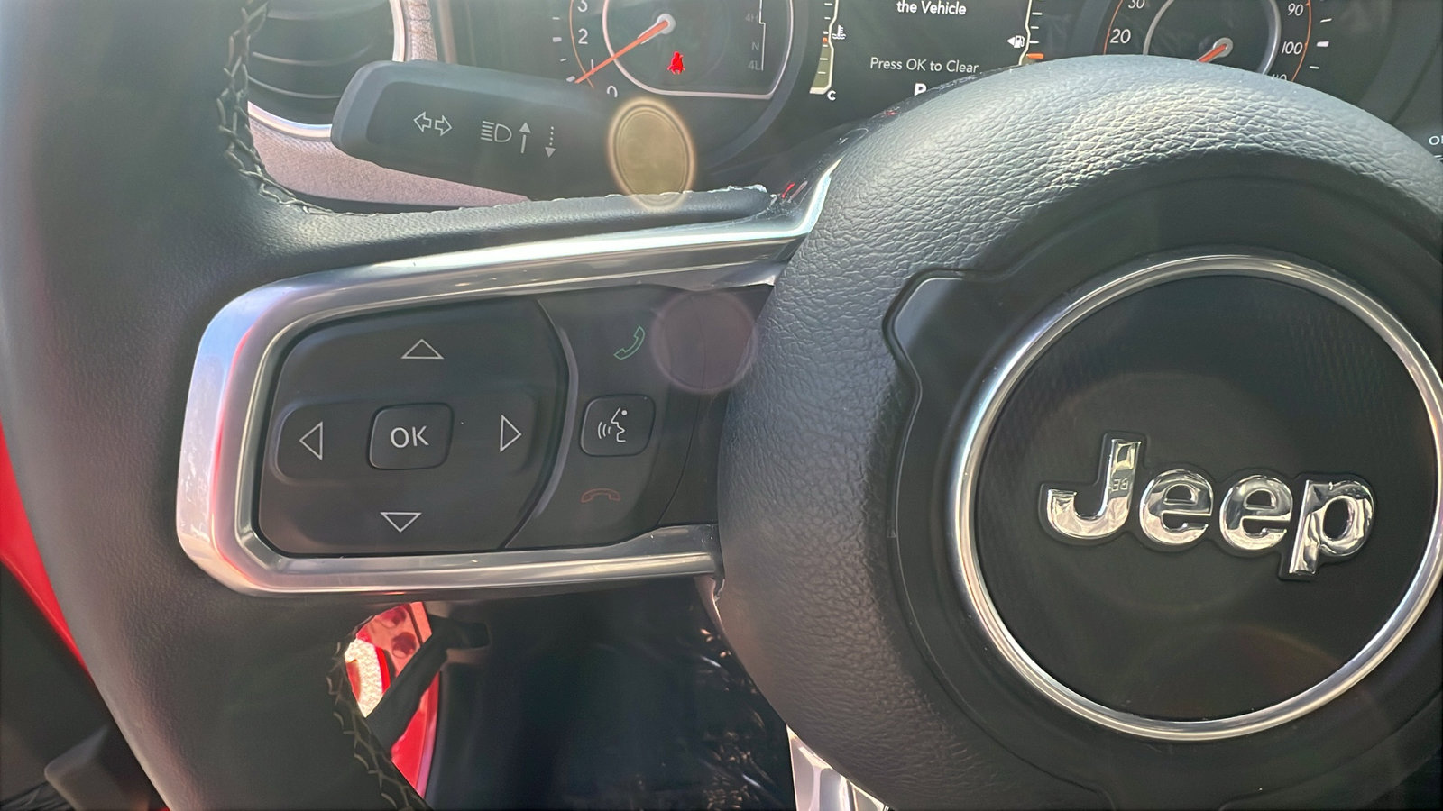 Used 2025 Jeep Wrangler Sahara image 27