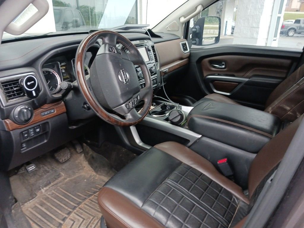 Used 2017 Nissan Titan Platinum Reserve image 3