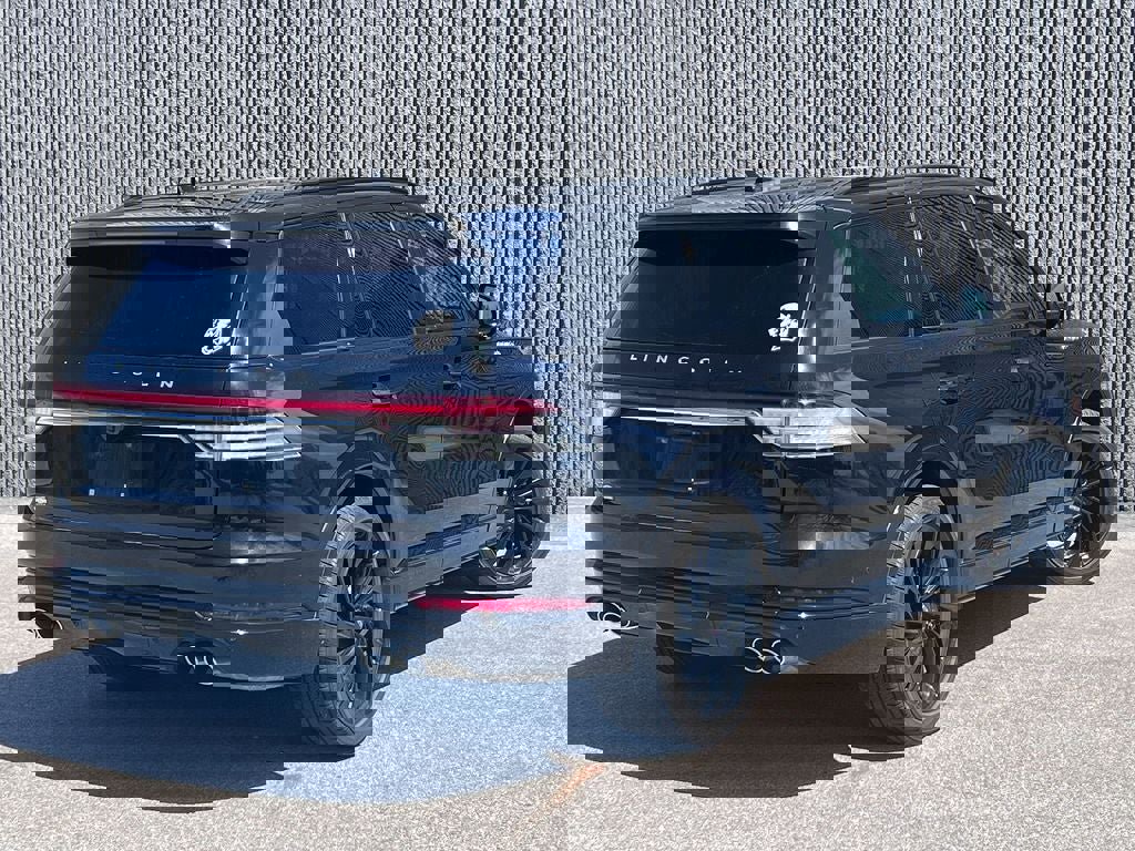 Used 2023 Lincoln Aviator Reserve w/ Jet Package image 7