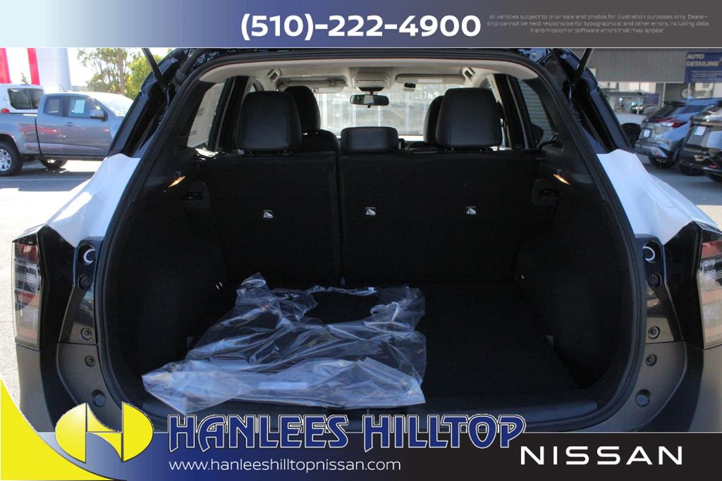New 2025 Nissan Kicks SR FWD image 10