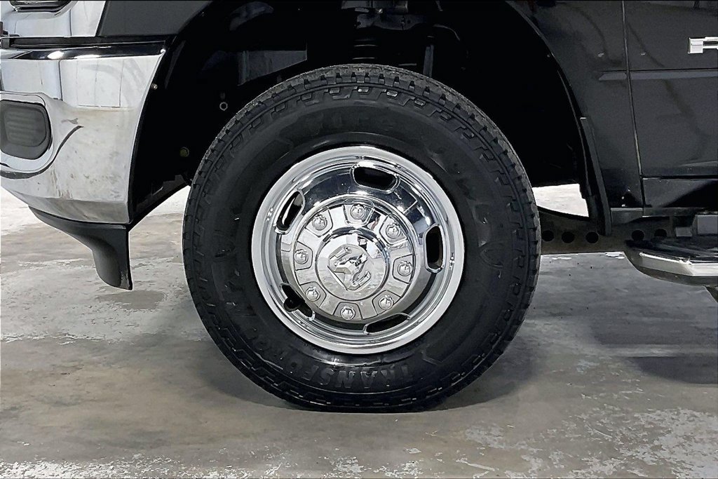 Used 2022 RAM 3500 Tradesman AWD/4WD image 10