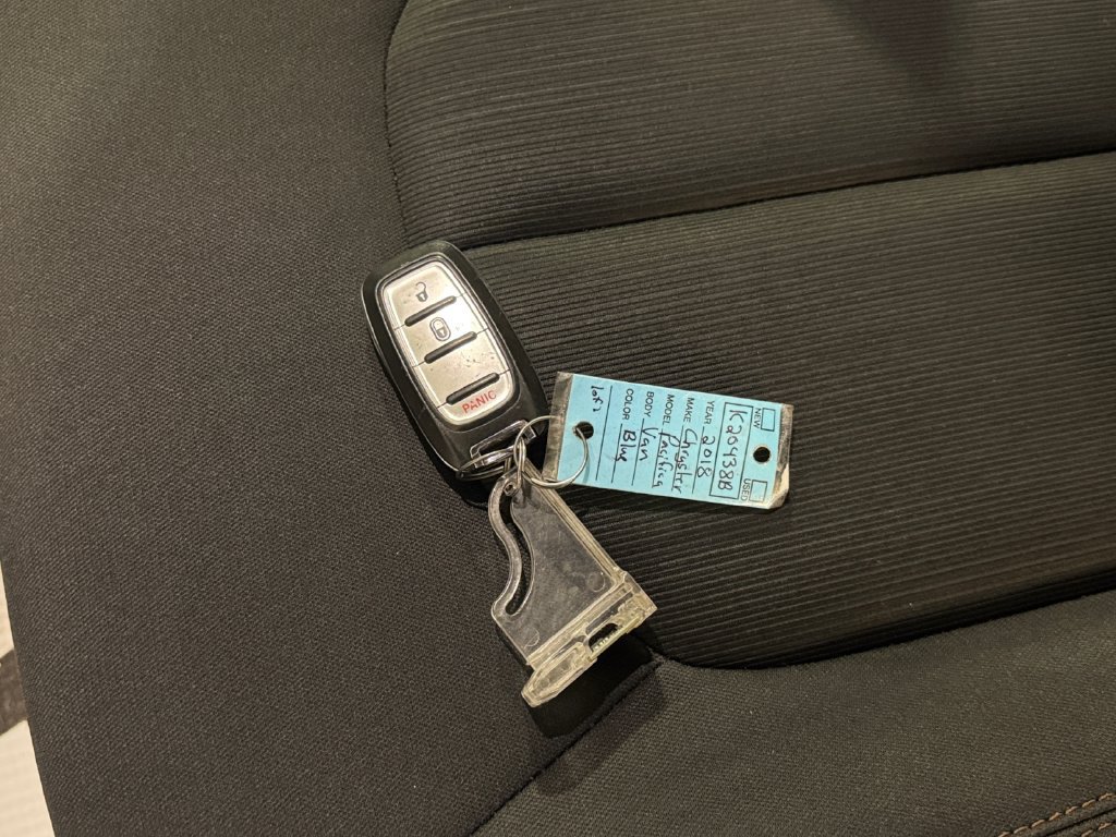 Used 2018 Chrysler Pacifica LX FWD image 32