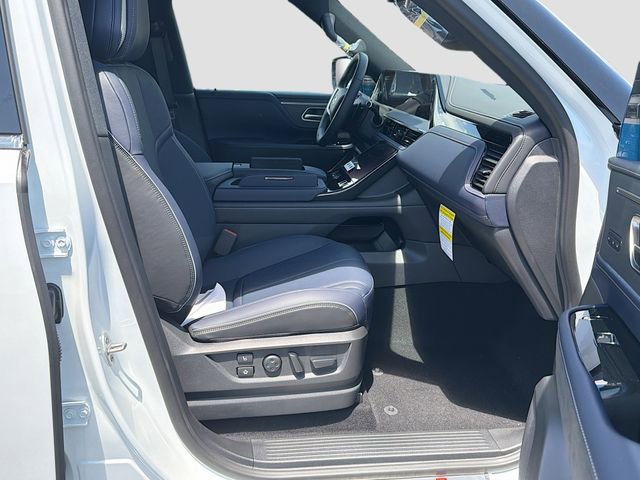 New 2026 INFINITI QX80 4WD w/ Sport Exterior Package image 24