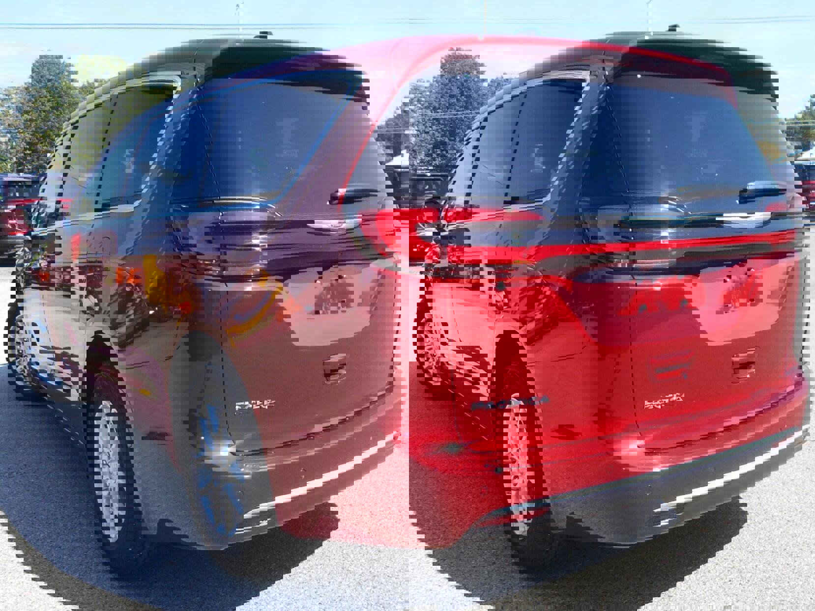 New 2026 Chrysler Pacifica Select image 3