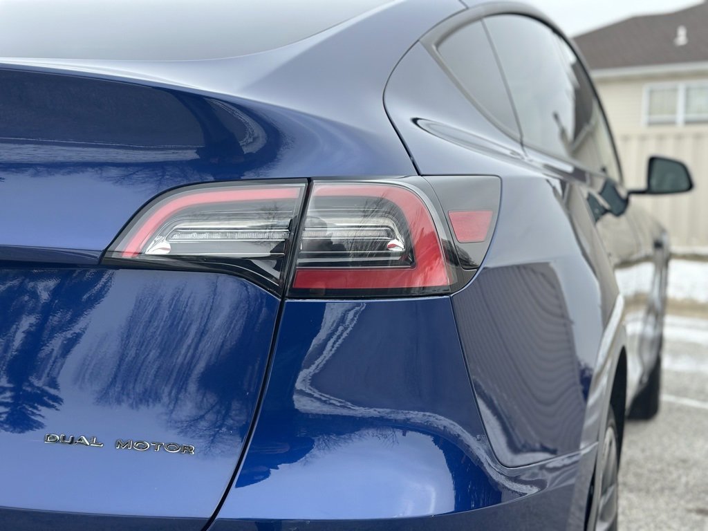 Used 2022 Tesla Model Y Long Range image 11