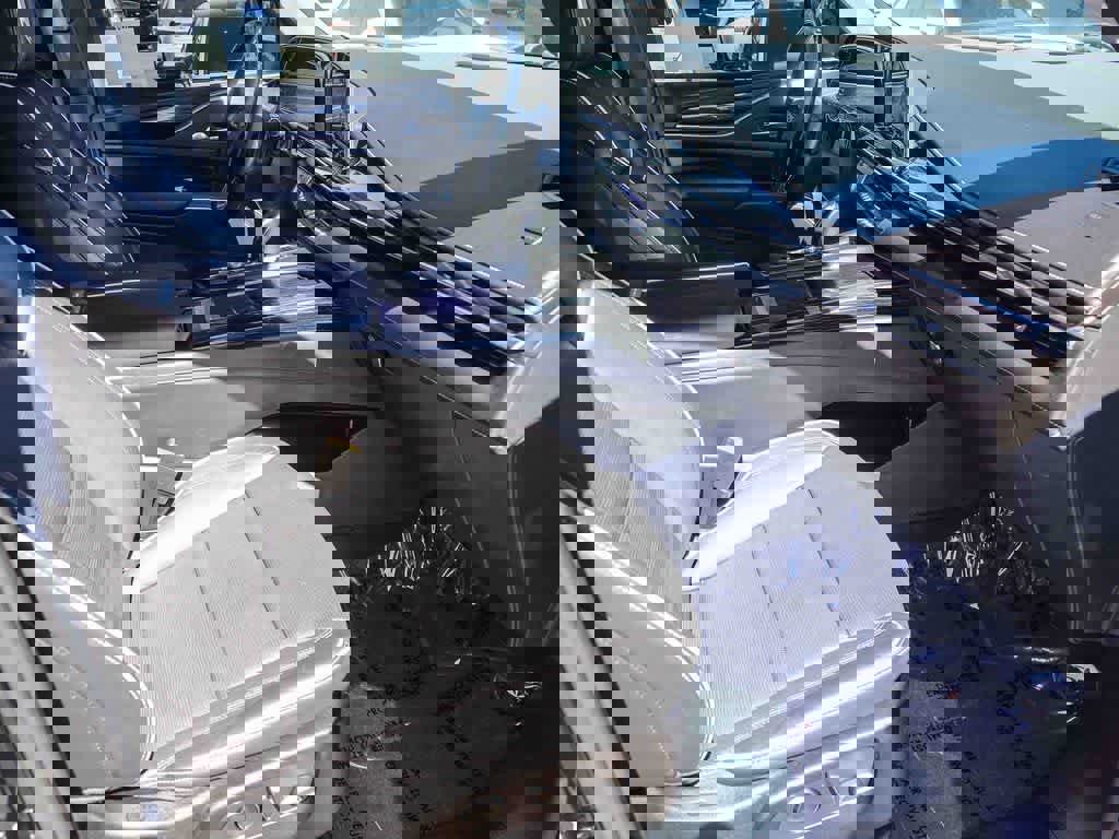 Used 2023 Cadillac Escalade ESV Sport w/ LPO, ONYX Package image 15