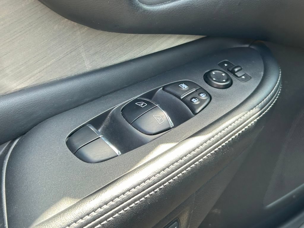 Used 2017 Nissan Murano Platinum w/ Platinum Technology Package FWD image 24