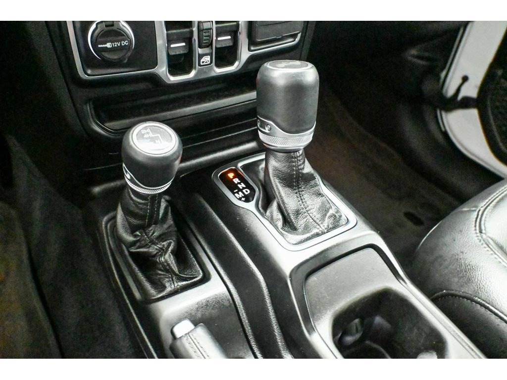 Used 2023 Jeep Wrangler Unlimited Sahara image 35