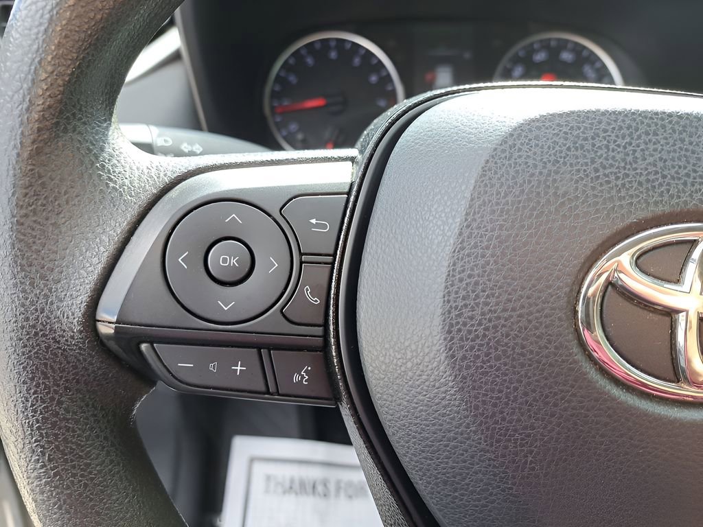 Used 2021 Toyota RAV4 LE image 18