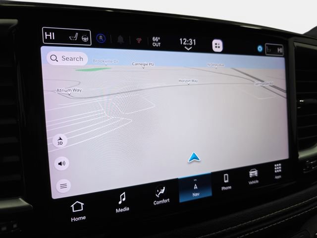 Used 2023 Chrysler Pacifica Touring-L w/ Uconnect Theater Family Group image 21