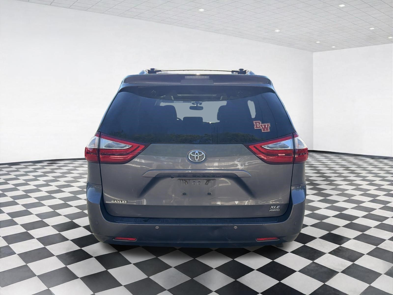 Used 2017 Toyota Sienna XLE Premium AWD/4WD image 5