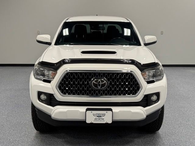 Used 2019 Toyota Tacoma TRD Sport AWD/4WD image 4