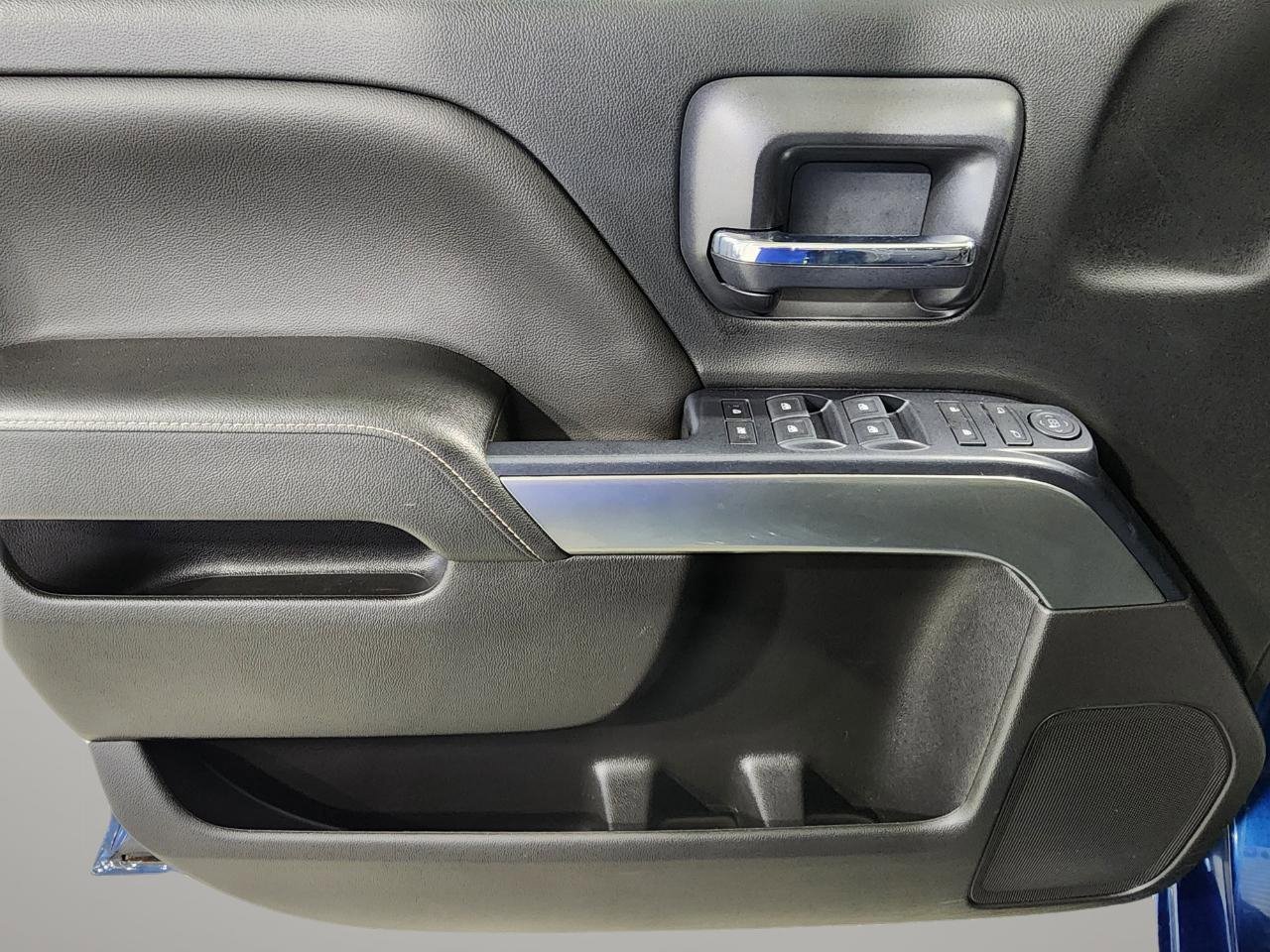 Used 2018 Chevrolet Silverado 1500 LT w/ All Star Edition image 13