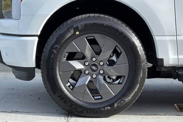 Used 2024 Ford F150 Lightning Flash image 33