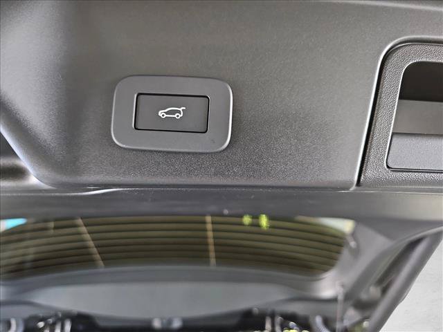 Used 2025 Land Rover Range Rover Evoque Dynamic SE AWD/4WD image 8